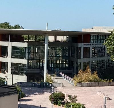 Centre-ville avec possibilité de pension complète