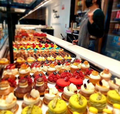 Chambre meublée chaleureuse et apaisante