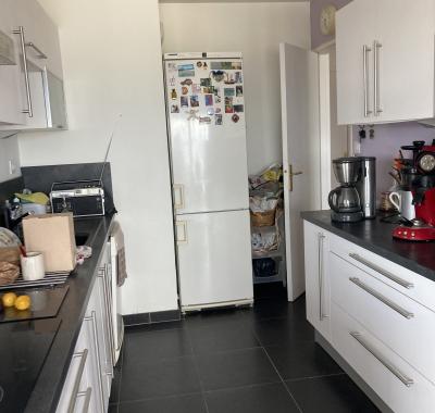 Chambre à louer dans appartement centre ville hormis les we