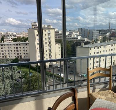 Chambre à louer dans appartement centre ville hormis les we