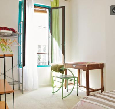 Grande chambre dans un appartement sympa!