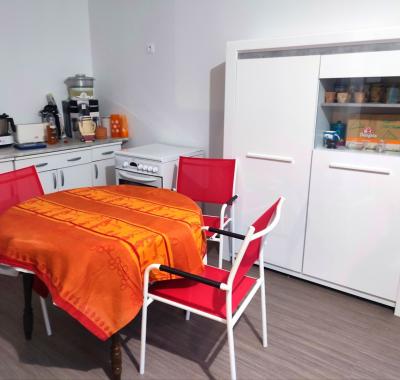 Chambre meublée + annexes - Eligible APL - Près Océan & Poste centrale