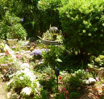 Chalet dans un jardin; proche de la mer