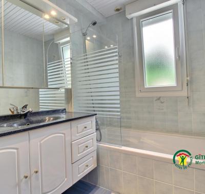 Gîte classé 3* tout inclus 8 pers  terre/mer 4 lits 3 chb S E / SDB