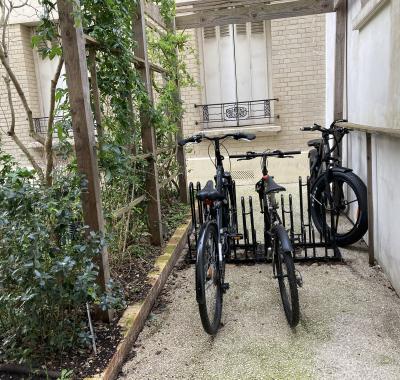 Belle chambre à 100 m métro 4