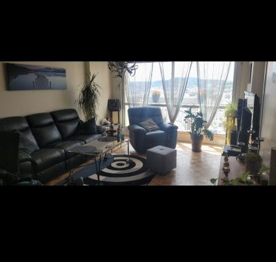 PARIS LA DEFENSE 3 MINUTES METRO ESPLANADE DE LA DEFENSE