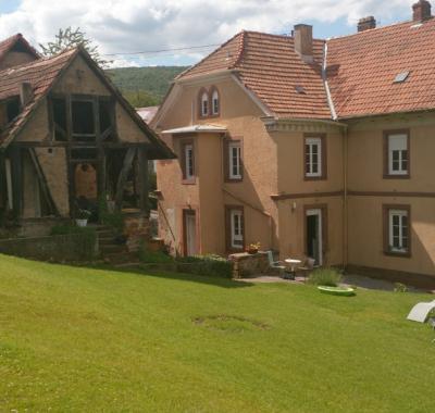 Jolie chambre meublée avec kitchenette à louer