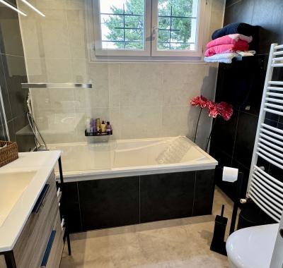 2 CHAMBRES + 1 S DE BAIN Indépendante