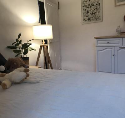 Chambre indépendante dans village provençal