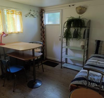 STUDIO meublé, cuisine, calme, jardin - 10 mn AEROPORT 10 mn, 5mn MIN
