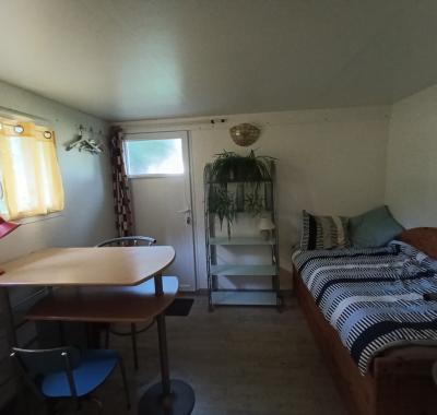STUDIO meublé, cuisine, calme, jardin - 10 mn AEROPORT 10 mn, 5mn MIN