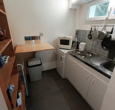 STUDIO meublé, cuisine, calme, jardin - 10 mn AEROPORT 10 mn, 5mn MIN