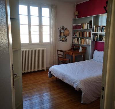 Chambre Rose chez l’habitant "Le Chat Bleu"