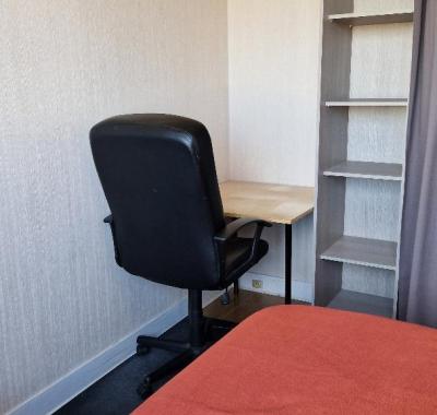 Chambre chez l'habitant/ Métro Paris - Courte durée