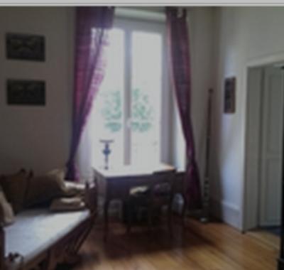 Chambre meublée avec salle de bains privée