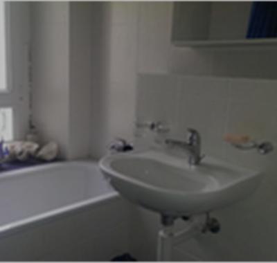 Chambre meublée avec salle de bains privée