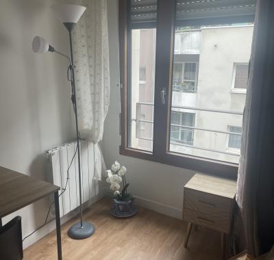 Chambre avec salle de bain privée