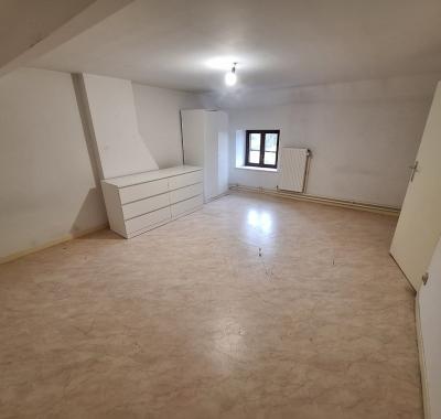 Chambre à louer dans une collocation à Court-Saint-Etienne