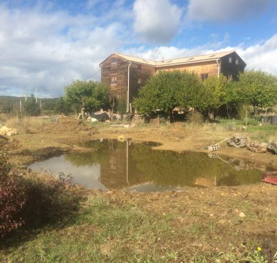 LOUE EMPLACEMENT POUR CARAVANE, CAMION ou habitat léger