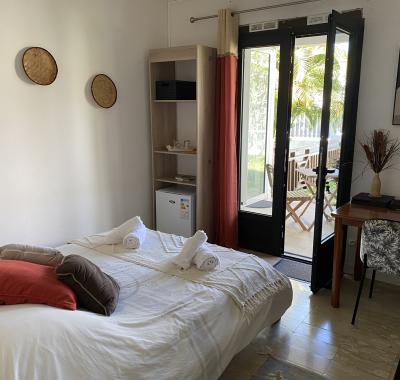 TI KAZ BO - CHAMBRE PAPAYE CHEZ L HABITANT