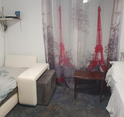 Chambre dans pavillon lumineux. Gde baie.toute commodités paisible