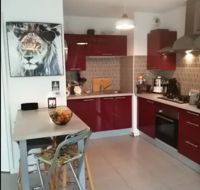 Jolie chambre à louer proche aéroport dans maisonnette