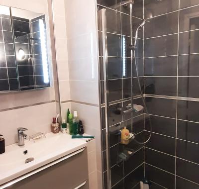 Près de cannes, chambre en colocation