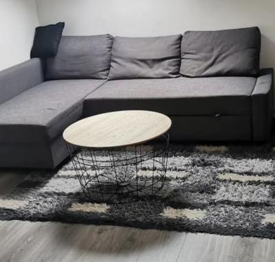 Salon à louer puis  chambre