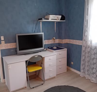 Chambre à louer avec salle de douche