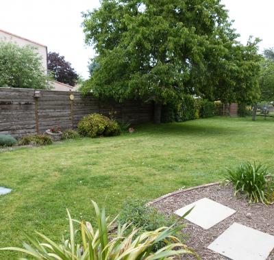 Terrain disponible pour installer une toile de tente