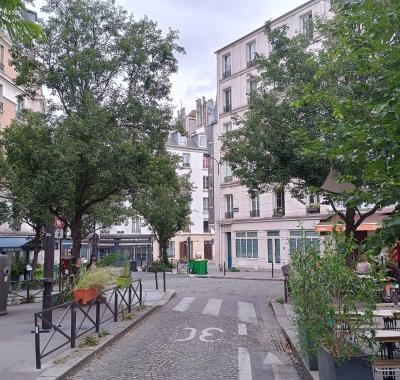 Chambre calme et lumineuse sans vis à vis