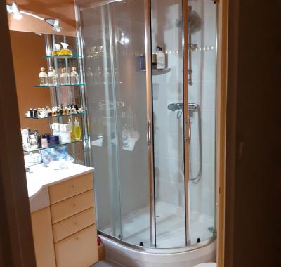 POUR VOUS LES FILLES EDUDIANTES EMPLOYEES STAGIERES