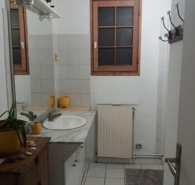 Chambre avec salle de bain et WC privés