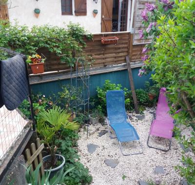 Chambre avec salle de bain et WC privés