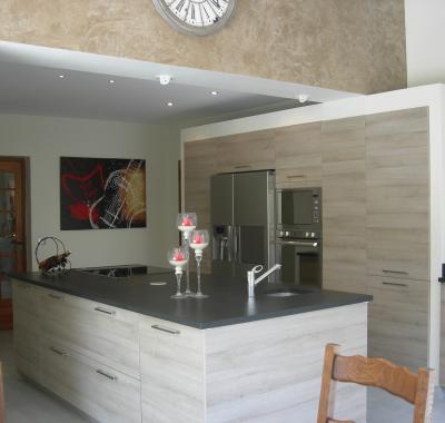 Chambre avec salle de douche privative et entrée indépendante