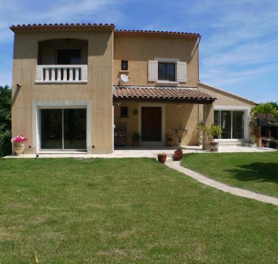 Chambre avec salle de douche privative et entrée indépendante