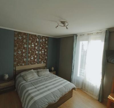 Chambre meublée à louer dans maison meulière