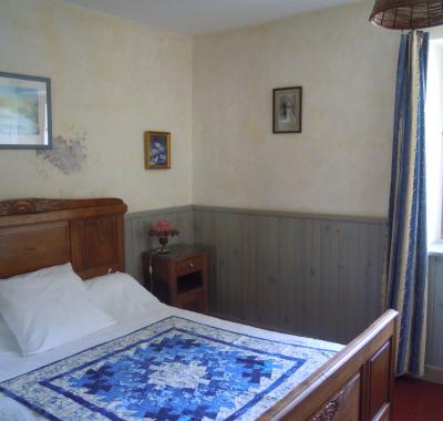 Chambre dans une ancienne métairie