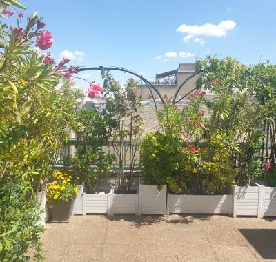 Chambre claire et confortable