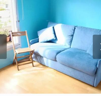 Chambre claire et confortable