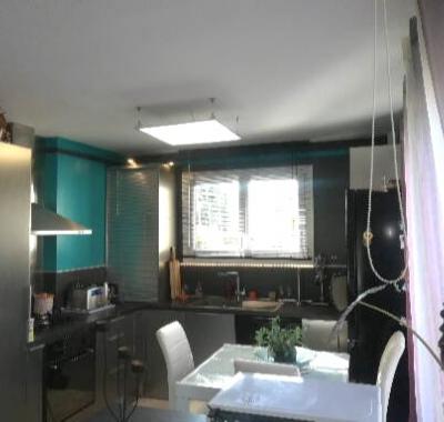 Chambre "jaune soleil" colocation