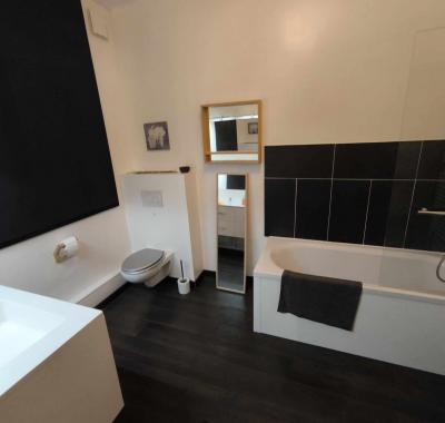 Belle chambre avec salle de bains attenante!