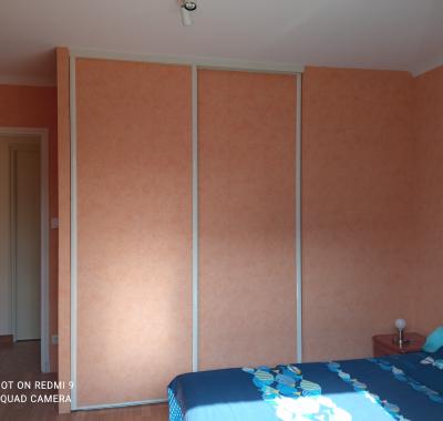1 chambre dans coloc à 2, cuisine et SDE autonomes, maison en impasse.