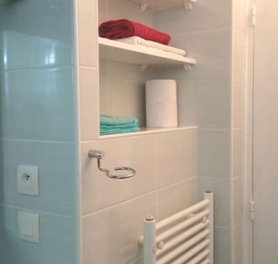 1 chambre dans coloc à 2, cuisine et SDE autonomes, maison en impasse.