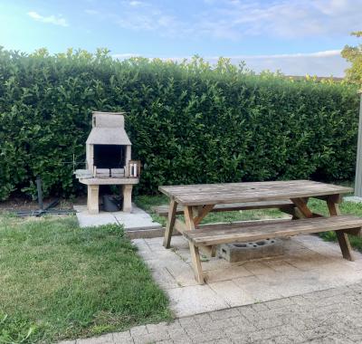 Un lit dans le salon