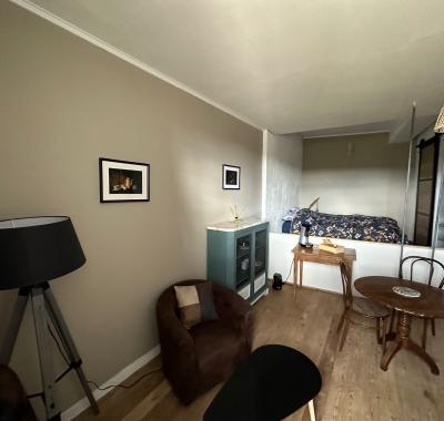 Loft à Gensac, village de charme surplombant la Dordogne