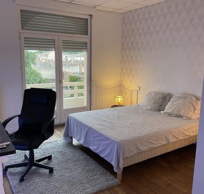 Chambre 18 m2 + balcon 5 m2 à louer à carcassonne