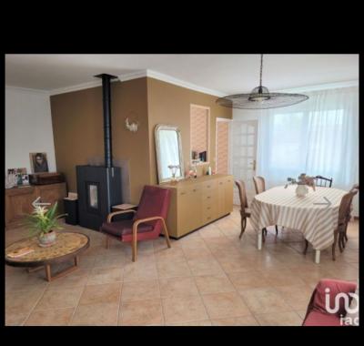 Chambre à louer dans maison avec jardin et piscine