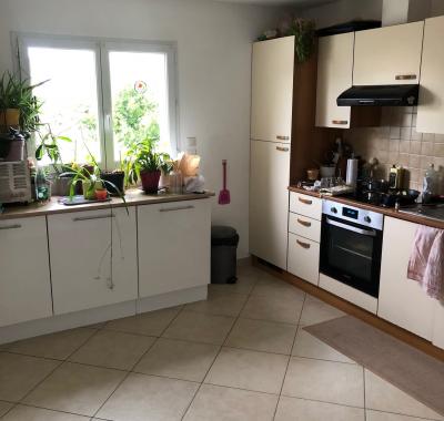 Sous-location chambre meublée + SDB privative à une femme