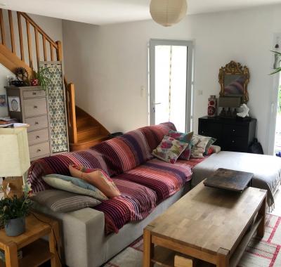 Sous-location chambre meublée + SDB privative à une femme